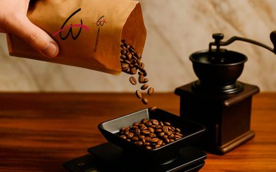 Café gourmet en grano: descubre aroma, esencia y sabor en tu taza